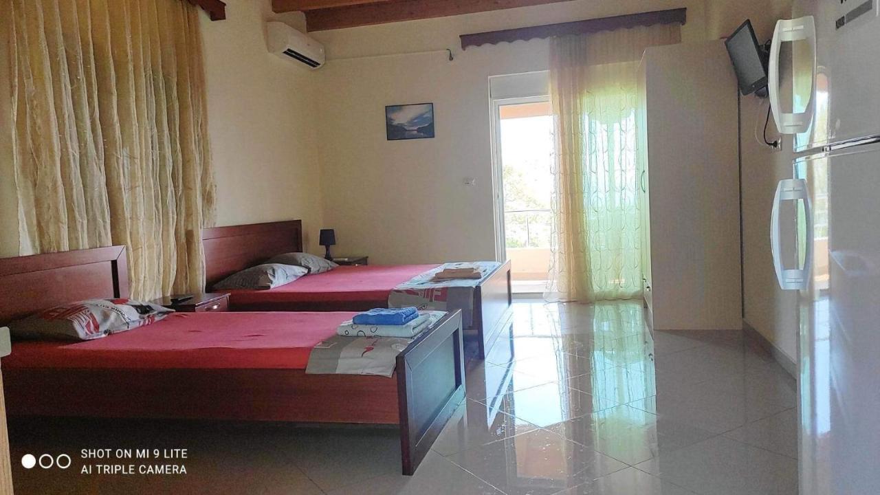 Vasil Rooms Lukove Luaran gambar